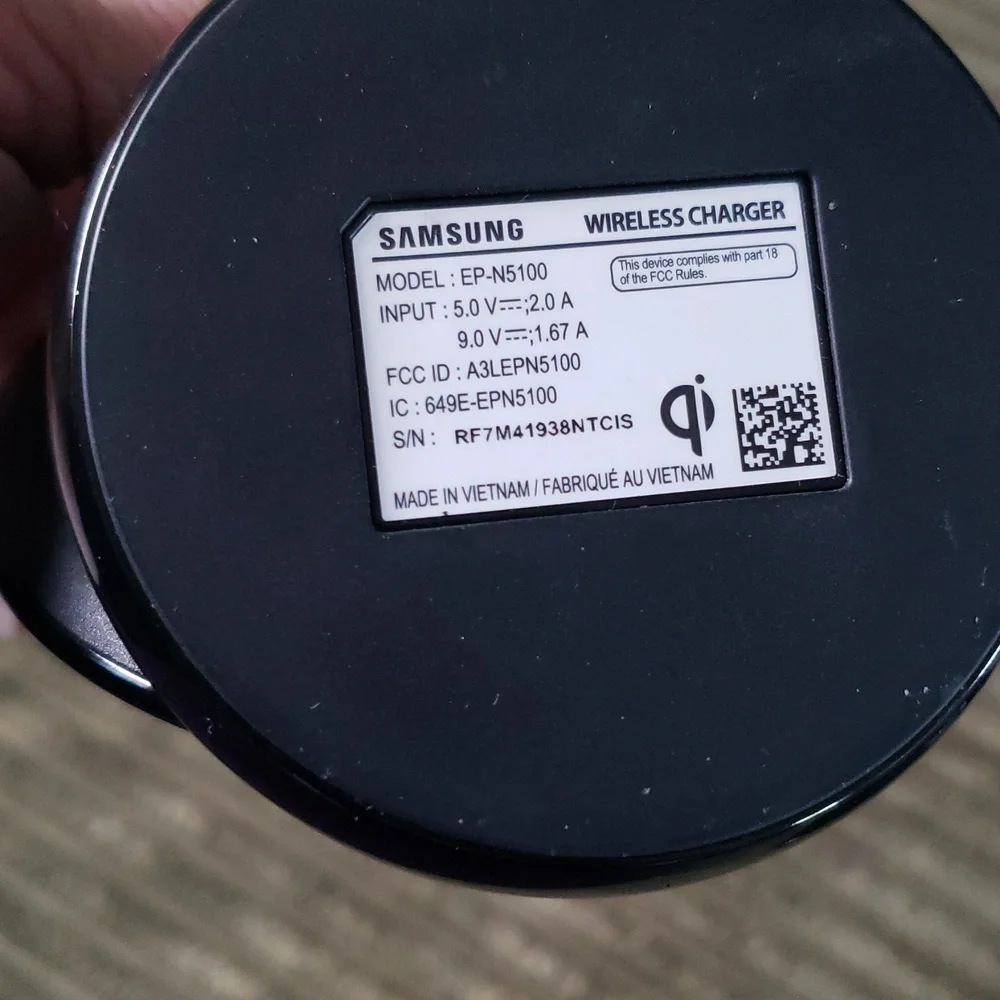 Pre-ow ed Samsung Black Fast Charge Wireless Charger